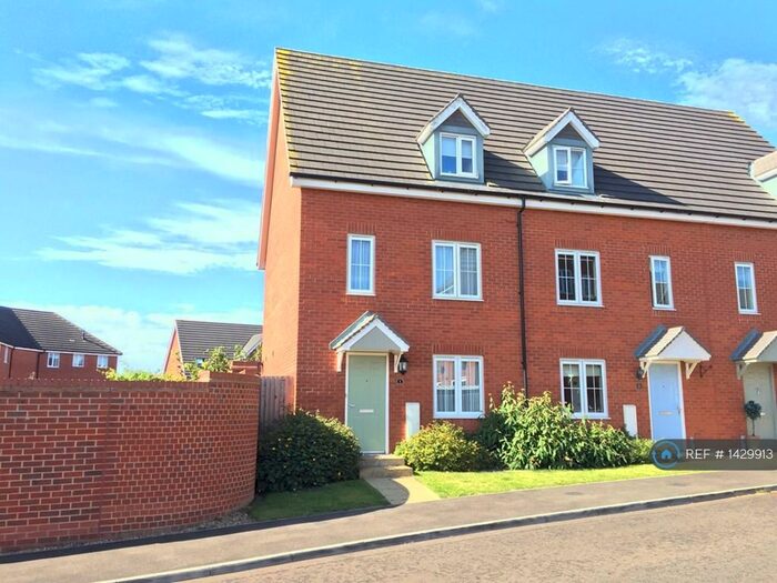 3 Bedroom Terraced House To Rent In Curlew Close, Stowmarket, IP14