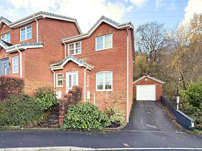 3 Bedroom End Of Terrace House For Sale In The Fairways, Aberaman, Aberdare, CF44
