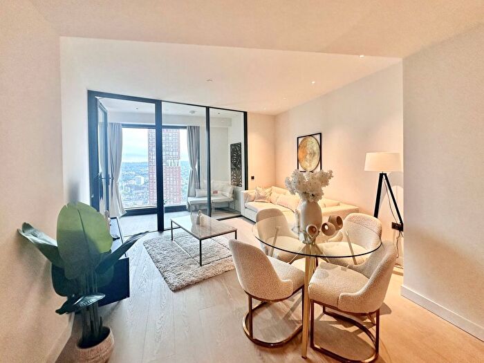 1 Bedroom Flat To Rent In Wandsworth Rd, London, SW8