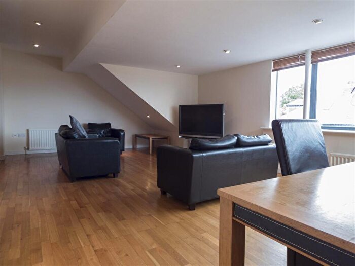 4 Bedroom Flat To Rent In £pppw - Whitewell Court, Jesmond, NE2
