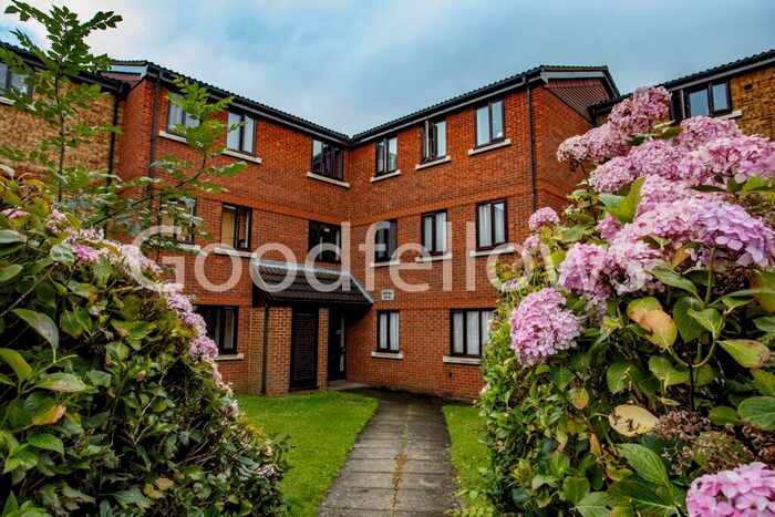 1 Bedroom Apartment To Rent In Birchwood Close, Morden, Surrey, SM4