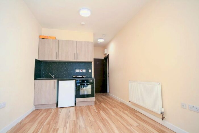 Studio To Rent In Queens Parade, Queens Road, London, NW4