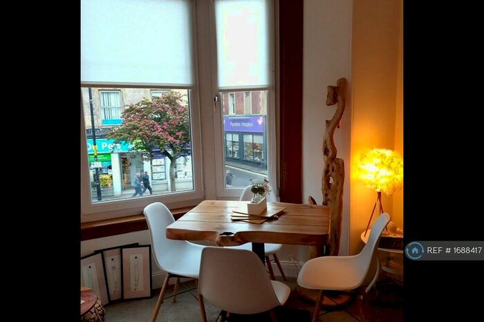 2 Bedroom Flat To Rent In Main Street, Largs, KA30