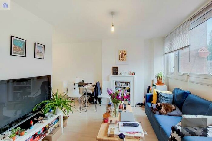 2 Bedroom Maisonette Flat To Rent In Fenwick Place, Clapham, SW9