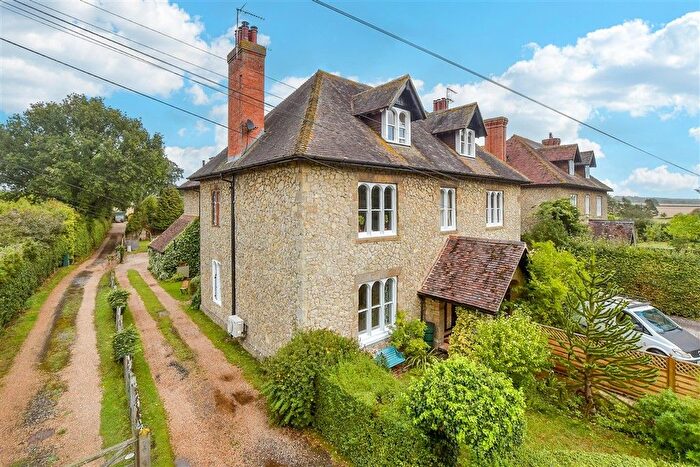 2 Bedroom Flat For Sale In The Grove, Pluckley, Ashford, Kent, TN27