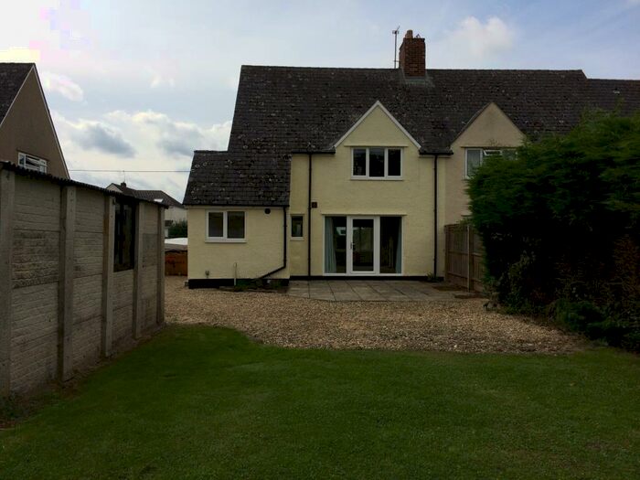 3 Bedroom Semi-Detached House To Rent In North Leigh, Witney, OX29