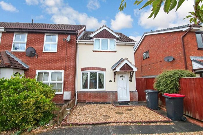 2 Bedroom End Of Terrace House To Rent In Radford Close, Atherstone, CV9