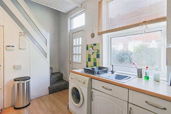 2 Bedroom Terraced House For Sale In Dawlish Avenue, Leeds, LS9