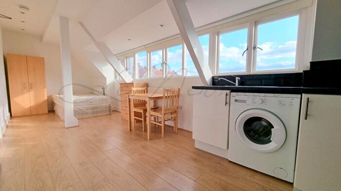 Studio To Rent In High Street, Maidenhead, SL6