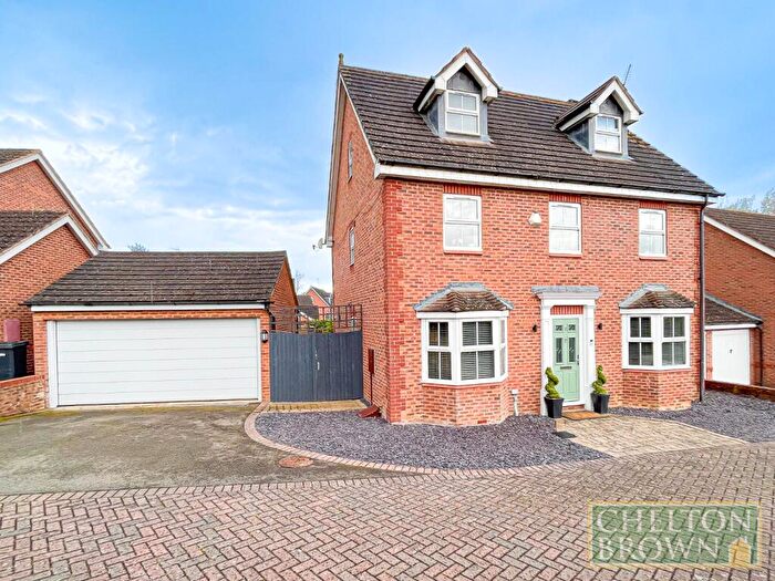 5 Bedroom Detached House For Sale In Barn Close, Northampton, NN4