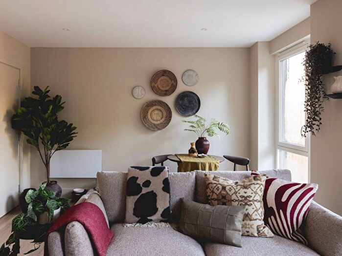 1 Bedroom Flat To Rent In Mill Mead, Staines Upon Thames, TW18