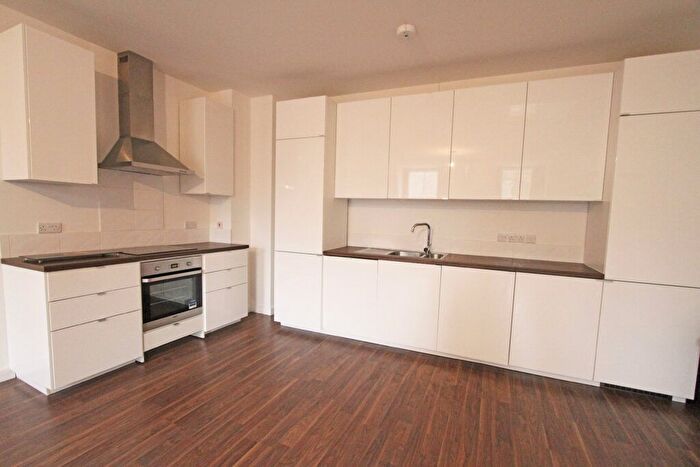 2 Bedroom Flat To Rent In Parsons Street, Banbury, Oxon, OX16