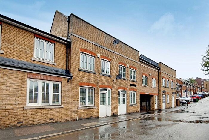 2 Bedroom Property To Rent In Lownes Courtyard, Hither Green, London, SE13