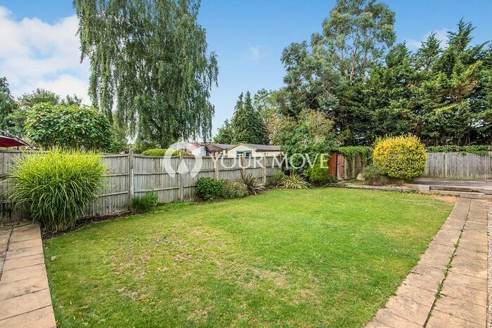 2 Bedroom End Of Terrace House To Rent In Rochester Avenue, Feltham, Middlesex, TW13