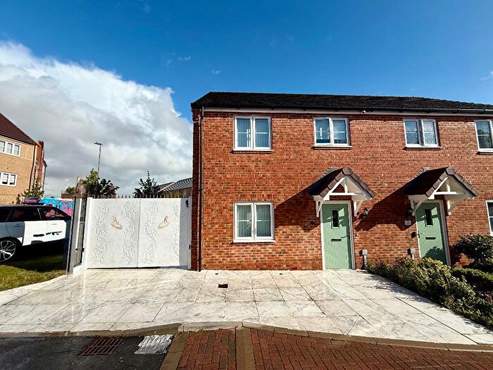 3 Bedroom Semi-Detached House For Sale In Tusroke Road, Limbury Mead, Luton, Bedfordshire, LU3