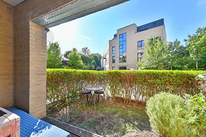 1 Bedroom Flat For Sale In Newman Close, Willesden Green, London, NW10