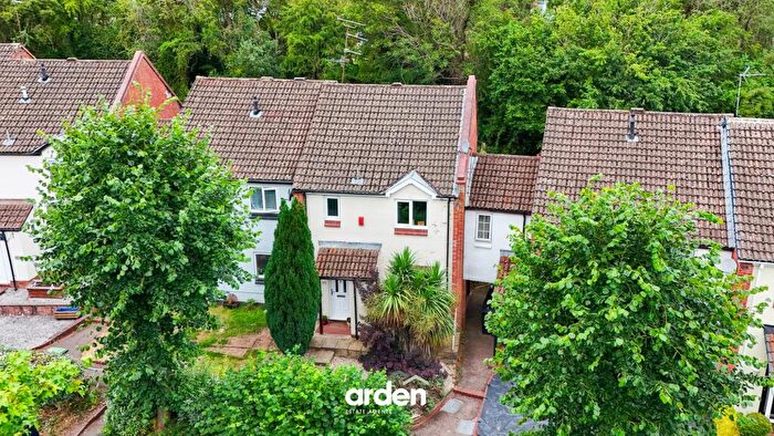 3 Bedroom Terraced House For Sale In High Trees Close, Redditch, B98