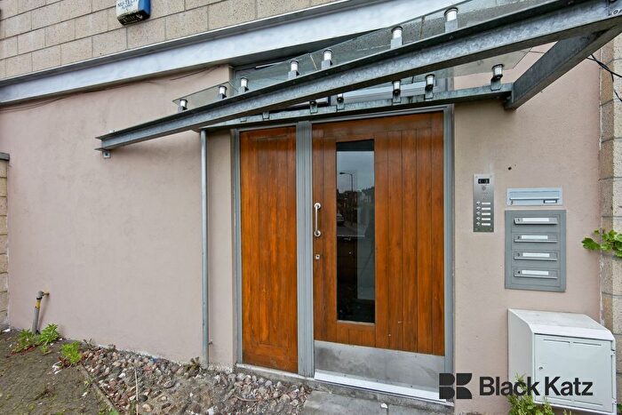 2 Bedroom Flat To Rent In Totterdown Street, Tooting Broadway, SW17