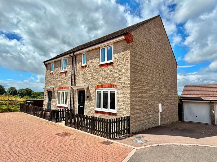 3 Bedroom Semi-Detached House For Sale In Sneyd Wood Road, Cinderford, GL14