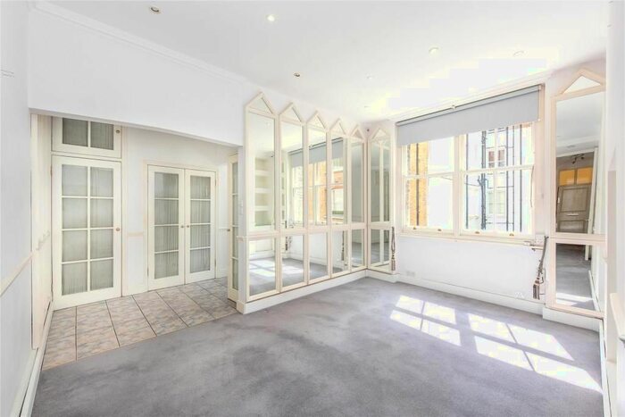 2 Bedroom Flat To Rent In Earl's Court Square, London, SW5