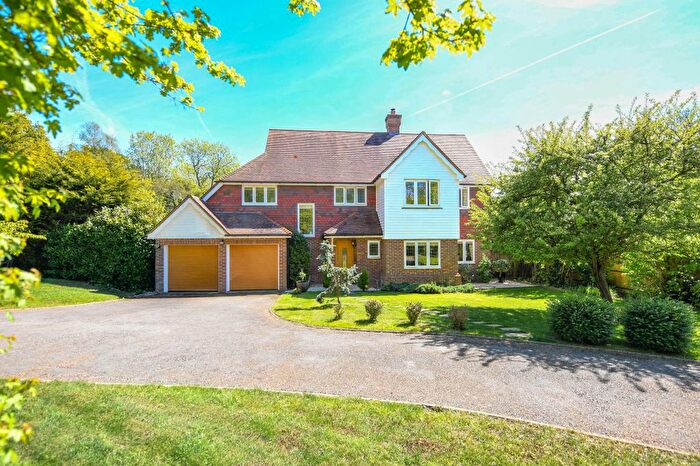 5 Bedroom Detached House For Sale In Smarden Road, Pluckley, TN27