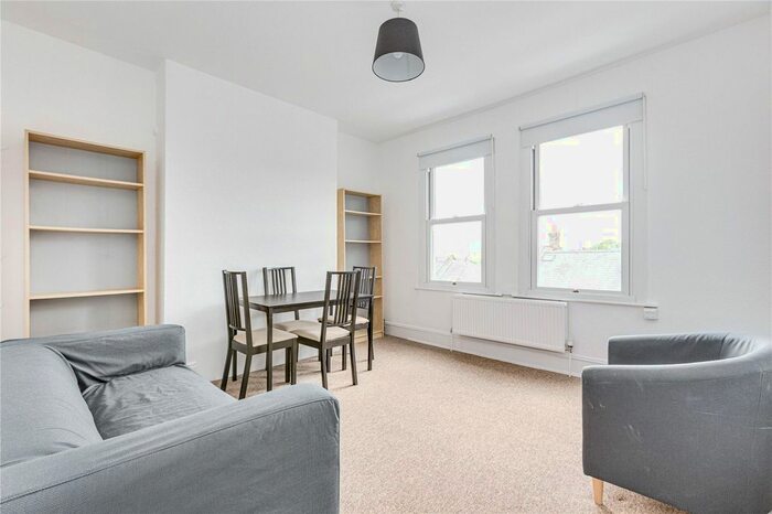 2 Bedroom Flat To Rent In Theatre Street, The Shaftesbury Estate, SW11