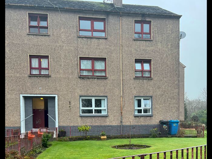 2 Bedroom Flat To Rent In Cairns Road, Cambuslang, G72