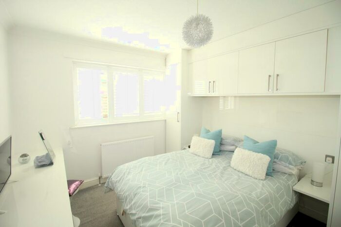 2 Bedroom Apartment To Rent In Doric Way, London, NW1