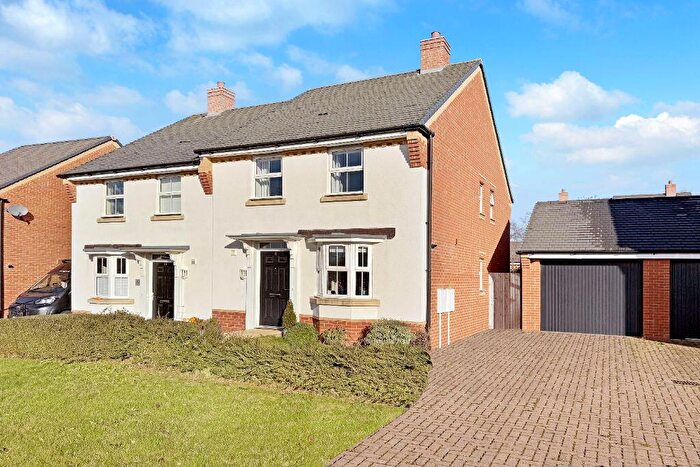 3 Bedroom Semi-Detached House For Sale In Silk Throwsters Way, Whitchurch, RG28