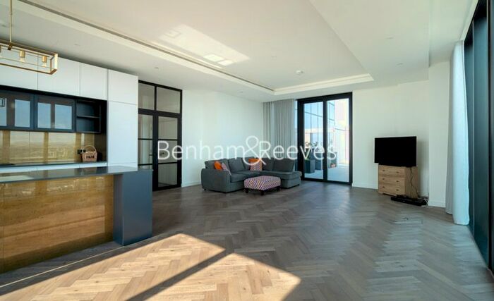 3 Bedroom Flat To Rent In Gauging Square, Wapping, E1W