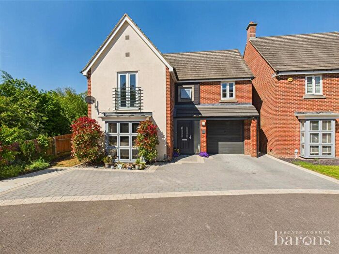 5 Bedroom Detached House For Sale In Appleton Drive, Marnel Park, Basingstoke, RG24