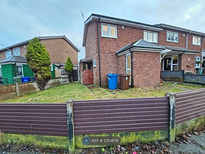 3 Bedroom End Terrace House To Rent In Winster Close, Whitefield, Manchester, M45
