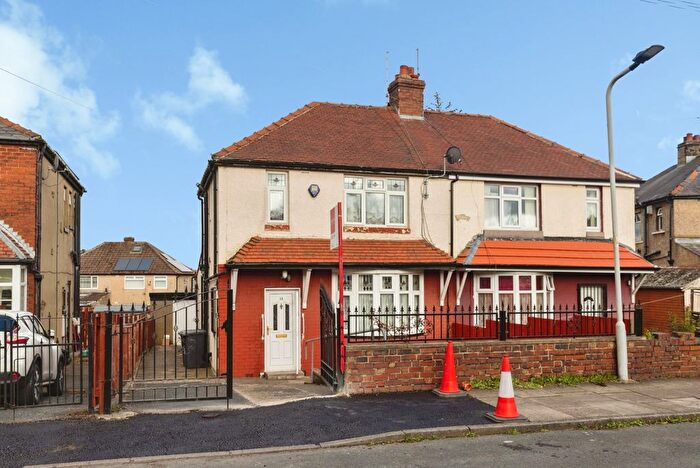 3 Bedroom Semi-Detached House For Sale In Binns Lane, Bradford, West Yorkshire, BD7