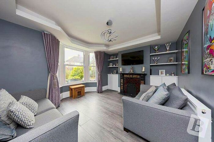 1 Bedroom Apartment To Rent In High Street, Brentwood, CM14