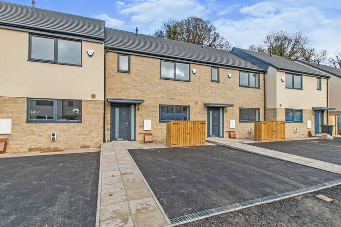 3 Bedroom Detached House To Rent In Park Meadow Lane, Leeds, LS12