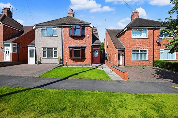 2 Bedroom Semi-Detached House For Sale In Shenstone Avenue, Rugby, CV22
