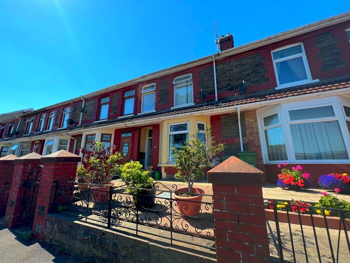 4 Bedroom Terraced House To Rent In Lanelay Terrace, Maesycoed, Pontypridd, CF37