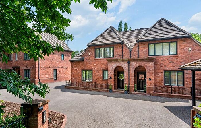 5 Bedroom Semi Detached House To Rent In Ryleys Lane, Alderley Edge, SK9