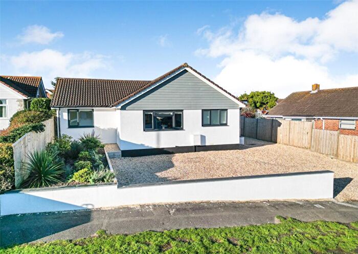 3 Bedroom Bungalow For Sale In Fullerton Road, Lymington, Hampshire, SO41