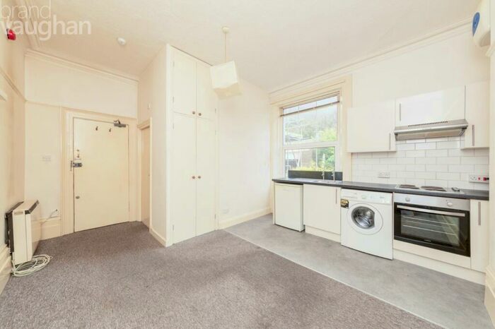 Flat To Rent In Powis Grove, Brighton, East Sussex, BN1