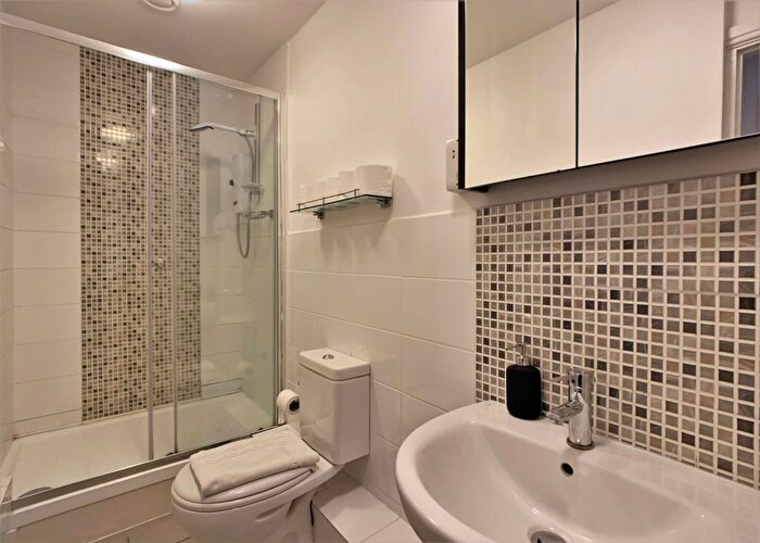 1 Bedroom Flat To Rent In Market Place, Wantage, OX12