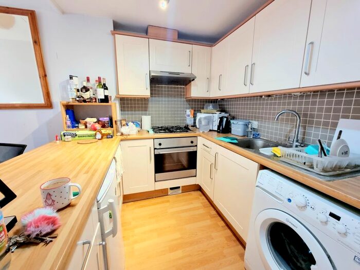 2 Bedroom Flat To Rent In Milton Avenue, Highgate, N6