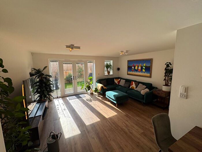 3 Bedroom Semi-Detached House To Rent In Brick Kiln Court, Bristol, BS5