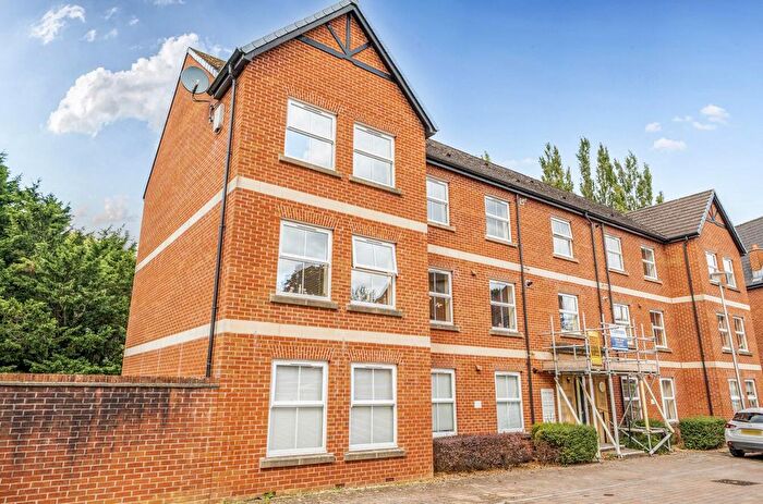 3 Bedroom Flat For Sale In Popham Close, Tiverton, Devon, EX16