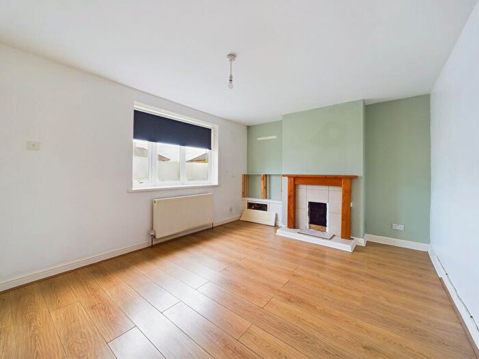 3 Bedroom End Of Terrace House For Sale In Dale Avenue, Carlton, Nottingham, NG4