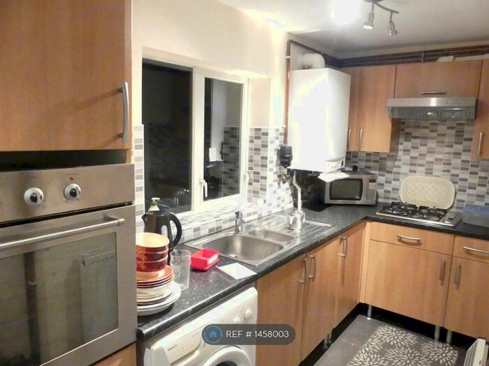 2 Bedroom Terraced House To Rent In Lydford Street, Salford, M6