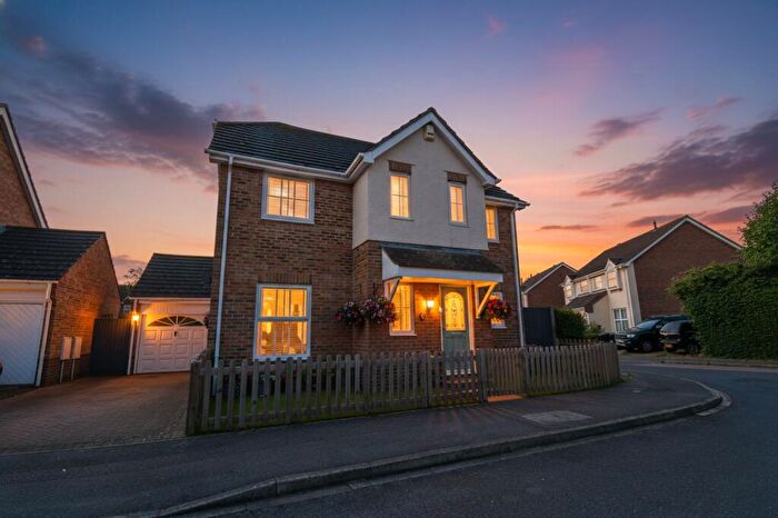 4 Bedroom Detached House For Sale In The Cloisters, Bedford, MK41