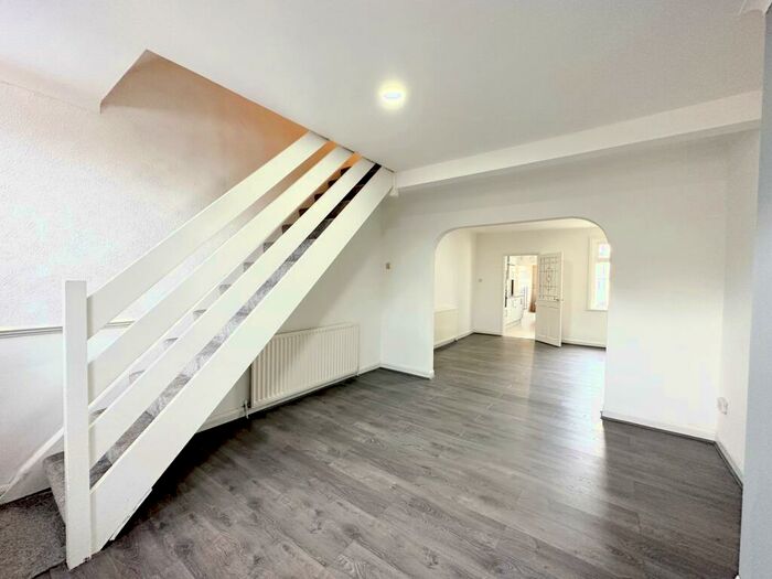 3 Bedroom Terraced House To Rent In Cross Street, Nuneaton, CV10