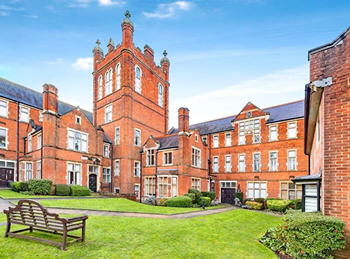 2 Bedroom Flat For Sale In King Edward Place, Bushey, WD23