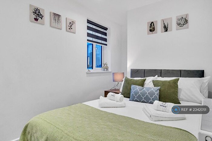 3 Bedroom Flat To Rent In Mount Road, London, NW4
